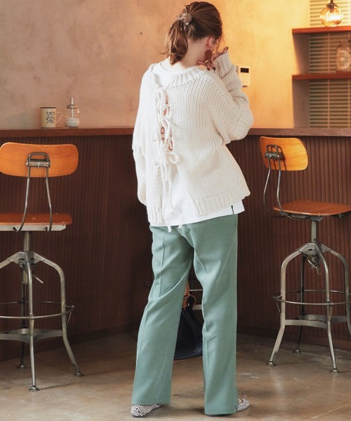 archives（アルシーヴ）の「バックリボンざっくりニット（ニット/セーター・レディース・ブラック/アイボリー/グレイッシュベージュ・MEDIUM）」の7枚目の写真