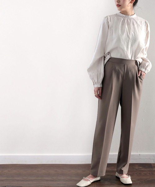 classicalelf(クラシカルエルフ)の「センタープレステーパードパンツ(スラックス・レディース・ブラック/モカ/ホワイト系その他/グレイッシュベージュ・SMALL/MEDIUM/LARGE/X-LARGE)」の3枚目の写真