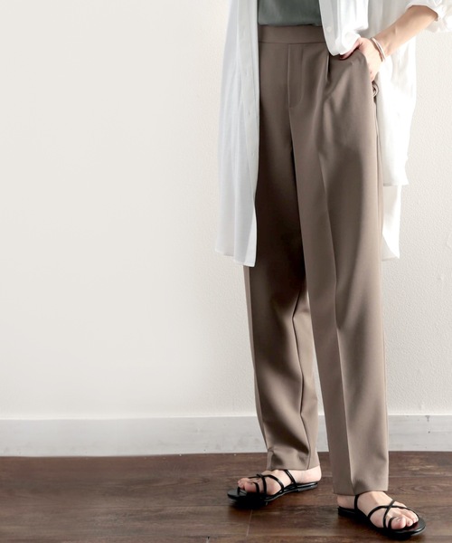 classicalelf(クラシカルエルフ)の「センタープレステーパードパンツ(スラックス・レディース・ブラック/モカ/ホワイト系その他/グレイッシュベージュ・SMALL/MEDIUM/LARGE/X-LARGE)」の15枚目の写真