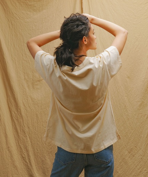 Levi's RED（リーバイスレッド）の「Levi's(R)RED SS BOYFRIEND TEE LEVI'S RED LOGO TEE（Tシャツ/カットソー・レディース・マルチ・M/S）」の5枚目の写真