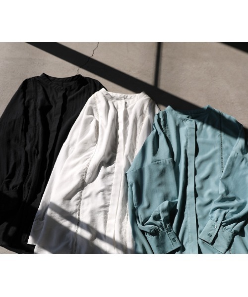 select MOCA(セレクトモカ)の「2021 SS ハシゴレーススイッチングバンドカラーブラウス(シャツ/ブラウス・レディース・ブラック/オフホワイト/ブルー・FREE)」の16枚目の写真