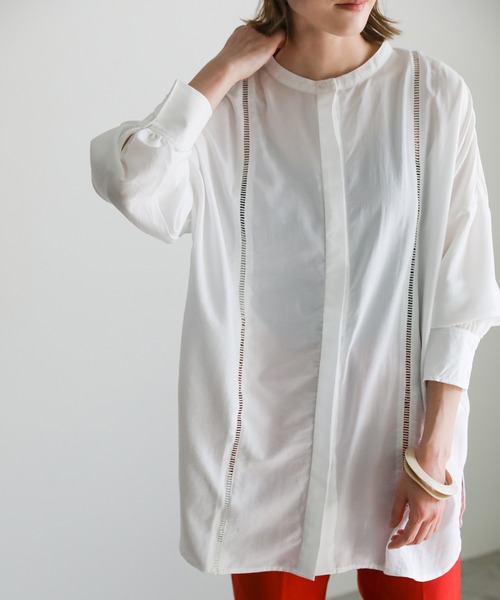 select MOCA(セレクトモカ)の「2021 SS ハシゴレーススイッチングバンドカラーブラウス(シャツ/ブラウス・レディース・ブラック/オフホワイト/ブルー・FREE)」の12枚目の写真
