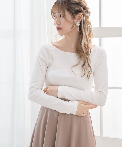 Newlyme（ニューリーミー）の「ボートネック長袖リブトップス（Tシャツ/カットソー・レディース・ホワイト/ブラック/ベージュ/ボルドー・MEDIUM/LARGE/X-LARGE/XX-LARGE）」の5枚目の写真