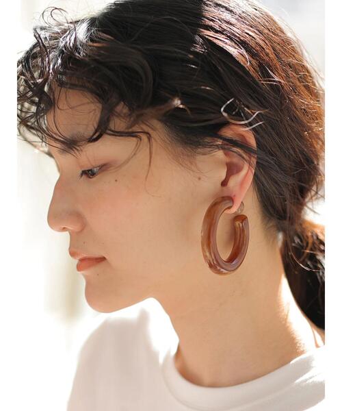 AMERICAN HOLIC(アメリカンホリック)の「ビッグアクリルフープピアス(ピアス(両耳用)・レディース・パープル/ブラウン/グリーン/アイボリー/ピンク系その他2・FREE)」の8枚目の写真