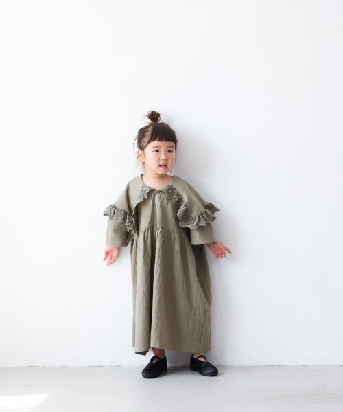 LOWRYS FARM（ローリーズファーム）の「コットンレースカラーワンピース　942859（ワンピース・キッズ・ブラック/カーキ/キナリ・110/140/120/150/130）」の3枚目の写真