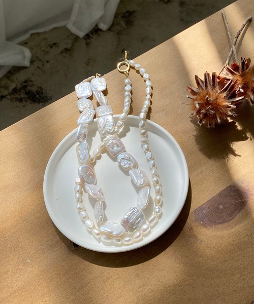 CAPRICIEUX LE'MAGE（カプリシューレマージュ）の「ニュアンス淡水パールネックレス（ネックレス・レディース・ホワイト・FREE）」の4枚目の写真