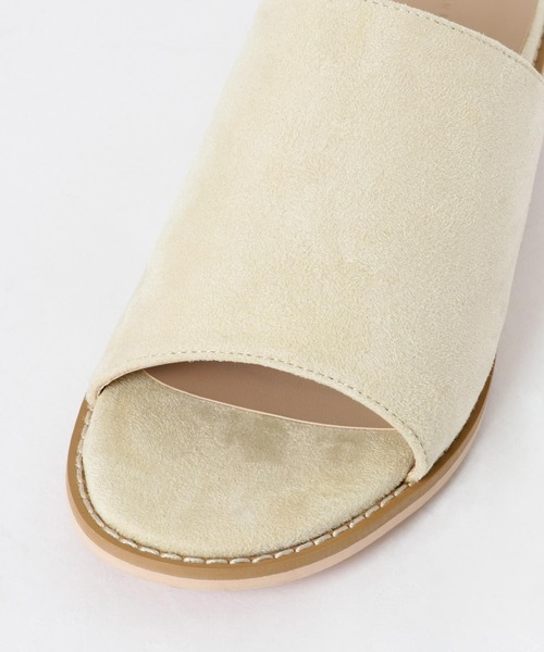 URBAN RESEARCH DOORS（アーバンリサーチドアーズ）の「フラットスエードサンダル（サンダル・レディース・マスタード/ホワイト系その他/グレー系その他・MEDIUM/LARGE）」の21枚目の写真