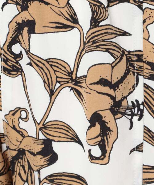 DROIT BELLO(ドロイトベロ)の「DROIT BELLO(ドロイトベロ)別注フラワープリントパンツ(その他パンツ・レディース・ホワイト/ブルー・FREE)」の8枚目の写真