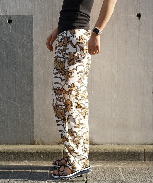 DROIT BELLO(ドロイトベロ)の「DROIT BELLO(ドロイトベロ)別注フラワープリントパンツ(その他パンツ・レディース・ホワイト/ブルー・FREE)」の17枚目の写真