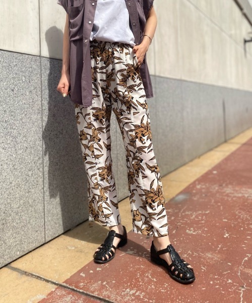 DROIT BELLO(ドロイトベロ)の「DROIT BELLO(ドロイトベロ)別注フラワープリントパンツ(その他パンツ・レディース・ホワイト/ブルー・FREE)」の12枚目の写真
