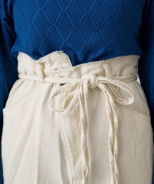 Kastane(カスタネ)の「紐付きアシメハイウエストパンツ(デニムパンツ・レディース・アイボリー/ブルー/サックスブルー・S/XS)」の12枚目の写真