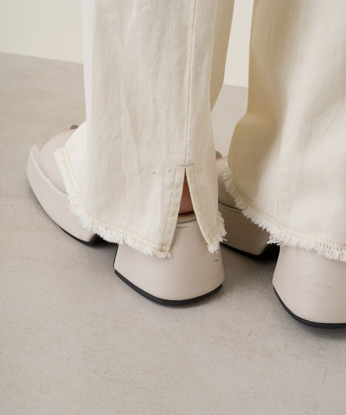 Kastane(カスタネ)の「紐付きアシメハイウエストパンツ(デニムパンツ・レディース・アイボリー/ブルー/サックスブルー・S/XS)」の14枚目の写真