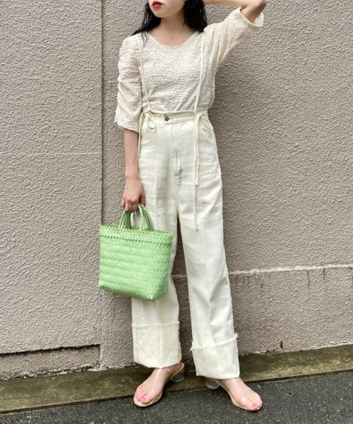 Kastane(カスタネ)の「紐付きアシメハイウエストパンツ(デニムパンツ・レディース・アイボリー/ブルー/サックスブルー・S/XS)」の20枚目の写真