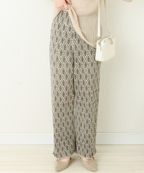 libelle more(リベル モア)の「カットスムース ダマスク柄クリスタルプリーツパンツ(その他パンツ・レディース・ブラック/オフホワイト・L/M)」の4枚目の写真