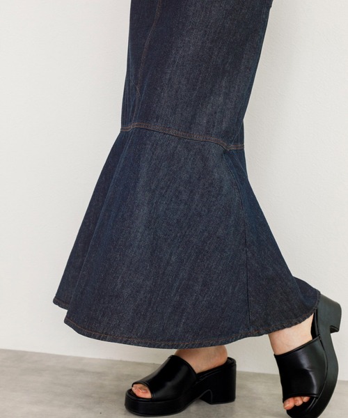 w closet（ダブルクローゼット）の「デニムマーメイドスカート（デニムスカート・レディース・ネイビー/キナリ/ケミカルウォッシュ・FREE）」の11枚目の写真