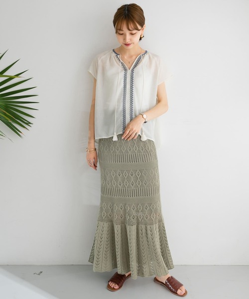 ITEMS URBANRESEARCH(アイテムズ アーバンリサーチ)の「シシュウフレンチスリーブブラウス(シャツ/ブラウス・レディース・オフホワイト/ブラック・FREE)」の8枚目の写真