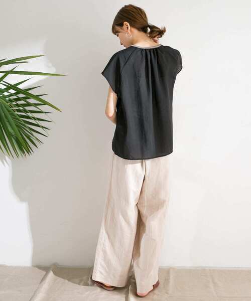 ITEMS URBANRESEARCH(アイテムズ アーバンリサーチ)の「シシュウフレンチスリーブブラウス(シャツ/ブラウス・レディース・オフホワイト/ブラック・FREE)」の16枚目の写真