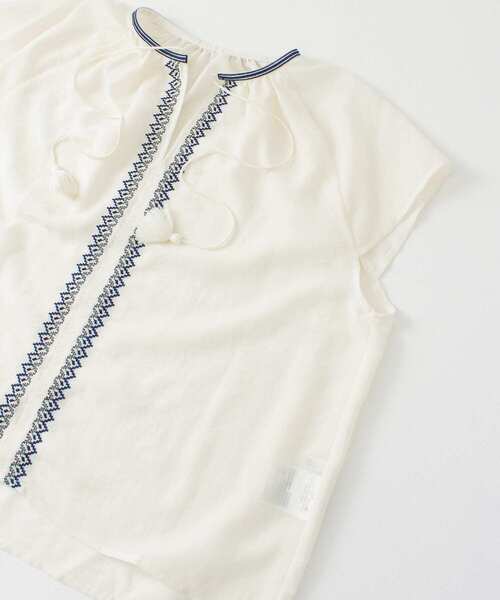 ITEMS URBANRESEARCH(アイテムズ アーバンリサーチ)の「シシュウフレンチスリーブブラウス(シャツ/ブラウス・レディース・オフホワイト/ブラック・FREE)」の21枚目の写真