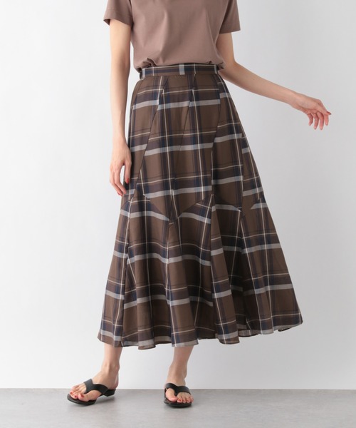 GLOBAL WORK（グローバルワーク）の「チェックフレアスカート/956240（スカート・レディース・グレイッシュベージュ/ブラウン・LARGE/MEDIUM）」の2枚目の写真