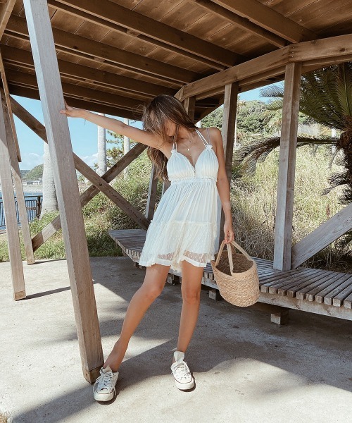 esutoreja（エストレジャ）の「ホルターネックギャザーミニワンピース（ワンピース・レディース・パープル/オフホワイト/ブラック・FREE）」の17枚目の写真