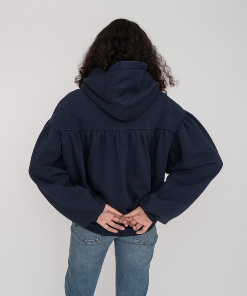 Levi's(リーバイス)の「LEVI'S(R) MADE & CRAFTED(R) SHIRRING フーディー(パーカー・レディース・ブルー・S/M/XS)」の8枚目の写真