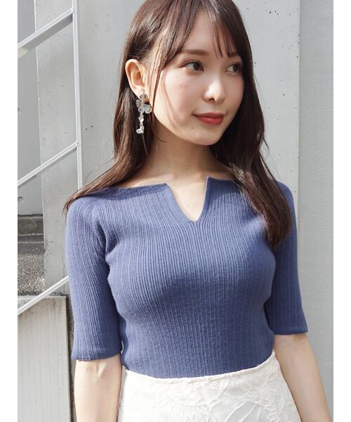 MERCURYDUO（マーキュリーデュオ）の「2WAYコンパクトVネックリブニット（ニット/セーター・レディース・ブルー/ブラック/ピンク/アイボリー・FREE）」の3枚目の写真