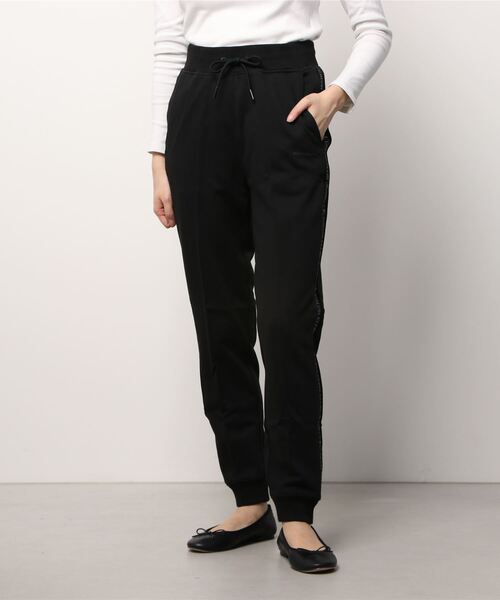 Calvin Klein Jeans(カルヴァンクラインジーンズ)の「AS ロゴ トリム ジョガー パンツ(スウェットパンツ・レディース・ブラック・M/XS/S)」の8枚目の写真