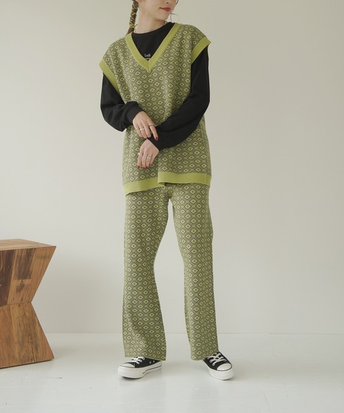 Lull（ルル）の「【Lull / ルル】セットアップ対応 / ジオメトリック柄ニットベスト（ベスト・レディース・ブラック/ベージュ/グリーン・ONESIZE）」の6枚目の写真