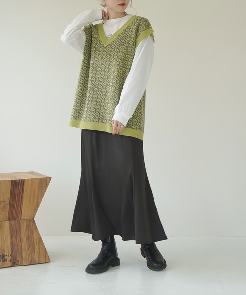 Lull（ルル）の「【Lull / ルル】セットアップ対応 / ジオメトリック柄ニットベスト（ベスト・レディース・ブラック/ベージュ/グリーン・ONESIZE）」の8枚目の写真