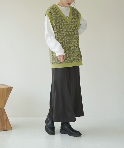 Lull（ルル）の「【Lull / ルル】セットアップ対応 / ジオメトリック柄ニットベスト（ベスト・レディース・ブラック/ベージュ/グリーン・ONESIZE）」の9枚目の写真