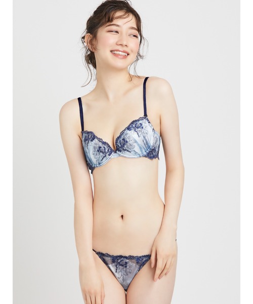 Ravijour（ラヴィジュール）の「スモーキーフラワー ショーツ