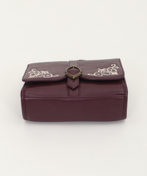 axes femme（アクシーズファム）の「フラップ刺繍スクエアバッグ（ショルダーバッグ・レディース・ワイン/ネイビー/カーキ・MEDIUM）」の15枚目の写真