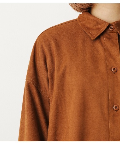 RODEO CROWNS WIDE BOWL(ロデオクラウンズワイドボウル)の「FAUX SUEDE ビッグシャツ(シャツ/ブラウス・レディース・ブラウン/ライトグリーン/ベージュ・FREE)」の22枚目の写真