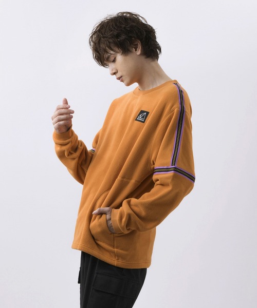NEW BALANCE(ニューバランス)の「NB AT フリースクルー(スウェット・メンズ・ブラック/オレンジ系・LARGE/X-LARGE/MEDIUM/XX-LARGE/SMALL)」の9枚目の写真