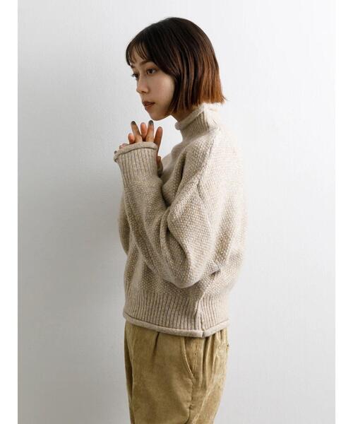 koe（コエ）の「クロップドボリュームニットプルオーバー*（ニット/セーター・レディース・グレー/ベージュ/イエロー・FREE）」の13枚目の写真