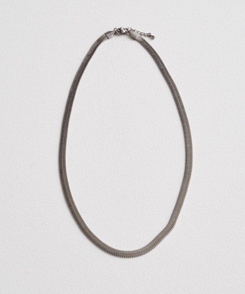 muku（ムク）の「金属アレルギー対応 5ｍｍスネークネックレス / サージカルステンレス（ネックレス・レディース・ゴールド/シルバー・45cm）」の6枚目の写真