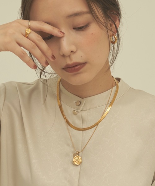 muku（ムク）の「金属アレルギー対応 5ｍｍスネークネックレス / サージカルステンレス（ネックレス・レディース・ゴールド/シルバー・45cm）」の3枚目の写真