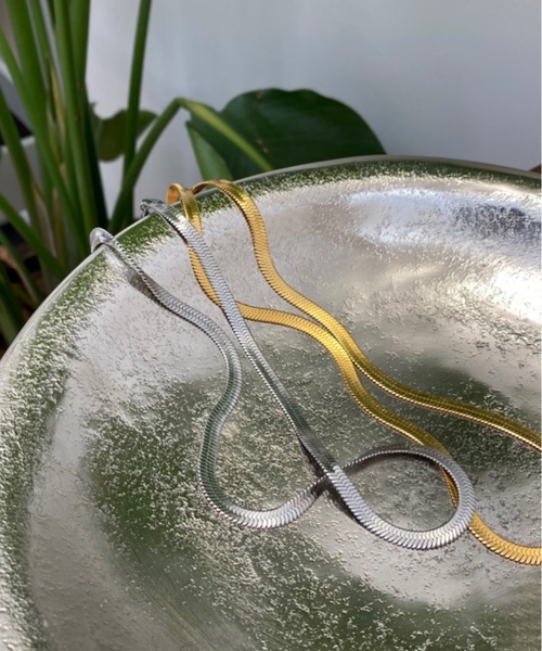 muku（ムク）の「金属アレルギー対応 5ｍｍスネークネックレス / サージカルステンレス（ネックレス・レディース・ゴールド/シルバー・45cm）」の15枚目の写真