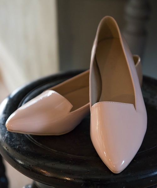 LEPSIM（レプシィム）の「オペラポインテッドフラット　557950（パンプス・レディース・ライトピンク/ゴールド/オフホワイト/ブラック/ネイビー・SMALL/LARGE/MEDIUM）」の4枚目の写真