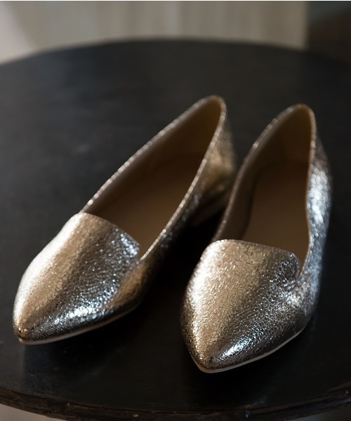 LEPSIM（レプシィム）の「オペラポインテッドフラット　557950（パンプス・レディース・ライトピンク/ゴールド/オフホワイト/ブラック/ネイビー・SMALL/LARGE/MEDIUM）」の5枚目の写真