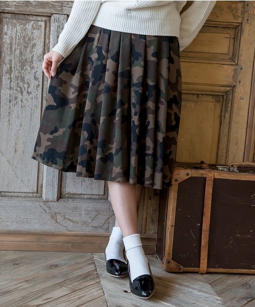 LEPSIM（レプシィム）の「オペラポインテッドフラット　557950（パンプス・レディース・ライトピンク/ゴールド/オフホワイト/ブラック/ネイビー・SMALL/LARGE/MEDIUM）」の11枚目の写真