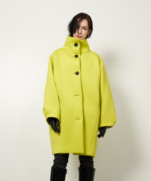 Solace(ソレイス)の「スタンドネックポンチコクーンコート(その他アウター・レディース・ブラック/イエロー・FREE)」の5枚目の写真