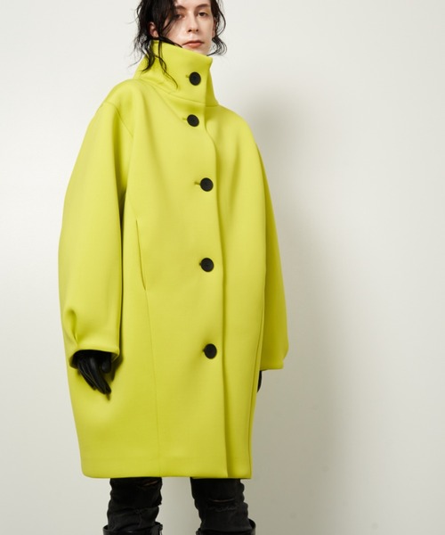 Solace(ソレイス)の「スタンドネックポンチコクーンコート(その他アウター・レディース・ブラック/イエロー・FREE)」の9枚目の写真