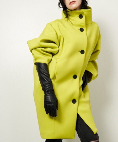 Solace(ソレイス)の「スタンドネックポンチコクーンコート(その他アウター・レディース・ブラック/イエロー・FREE)」の21枚目の写真