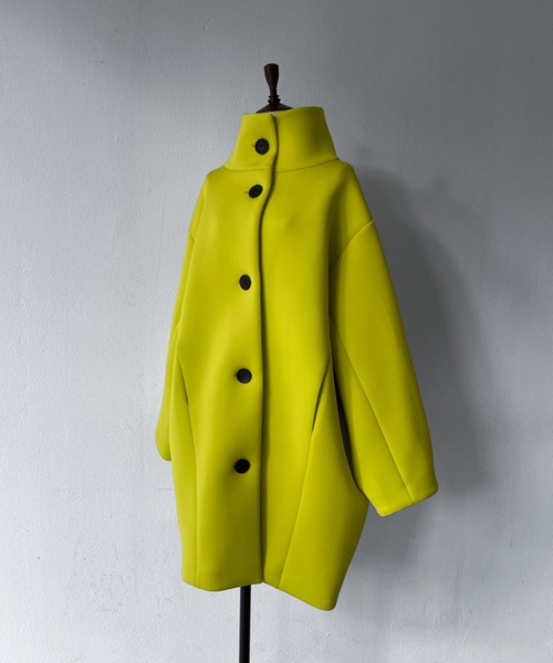 Solace(ソレイス)の「スタンドネックポンチコクーンコート(その他アウター・レディース・ブラック/イエロー・FREE)」の10枚目の写真