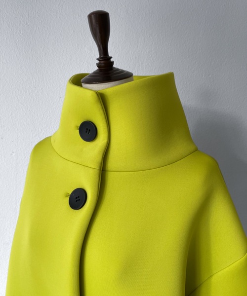 Solace(ソレイス)の「スタンドネックポンチコクーンコート(その他アウター・レディース・ブラック/イエロー・FREE)」の6枚目の写真