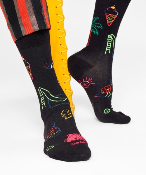 Happy Socks(ハッピーソックス)の「Happy Socks Good Times クルーソックス 10211056(ソックス/靴下・レディース・ホワイト/ブラック・M/L)」の1枚目の写真