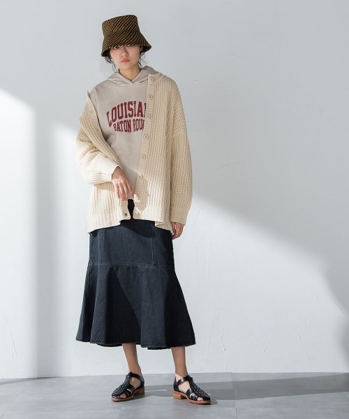 socolla（ソコラ）の「【socolla】カレッジロゴスウェットパーカー（パーカー・レディース・ネイビー/グリーン/ベージュ/グレー・M）」の14枚目の写真