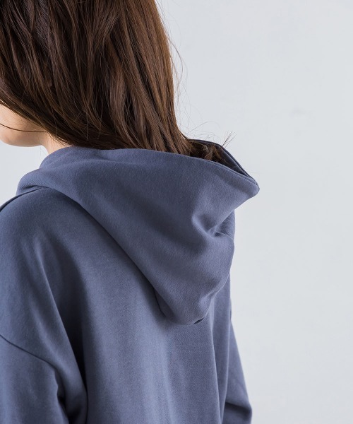 socolla（ソコラ）の「【socolla】カレッジロゴスウェットパーカー（パーカー・レディース・ネイビー/グリーン/ベージュ/グレー・M）」の11枚目の写真