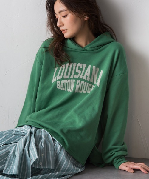 socolla（ソコラ）の「【socolla】カレッジロゴスウェットパーカー（パーカー・レディース・ネイビー/グリーン/ベージュ/グレー・M）」の16枚目の写真